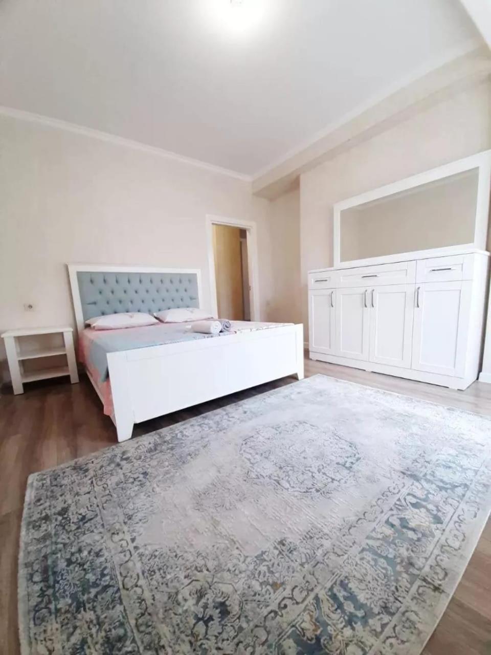 Appartamento Ecohouse Bishkek Esterno foto