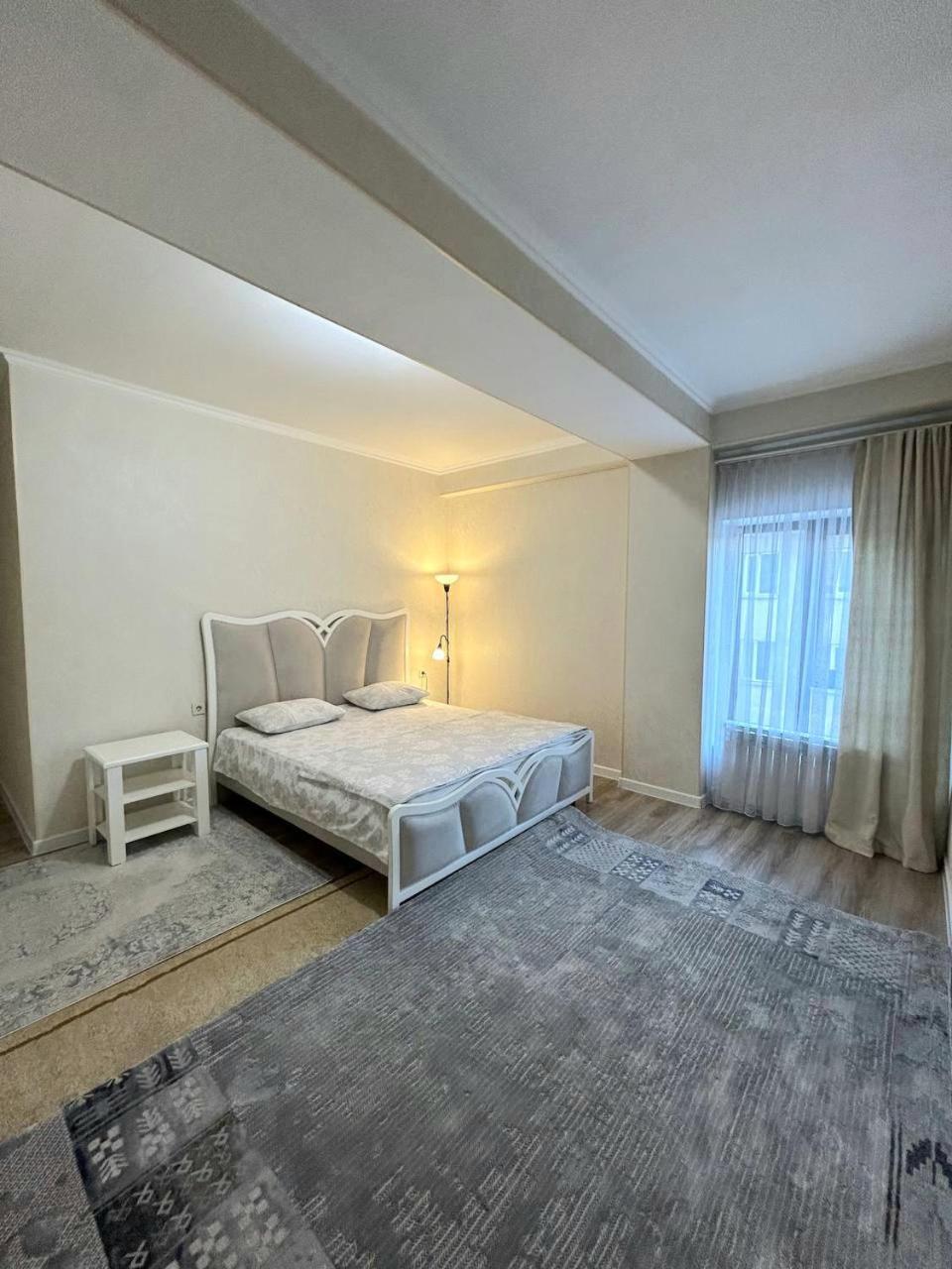 Appartamento Ecohouse Bishkek Esterno foto
